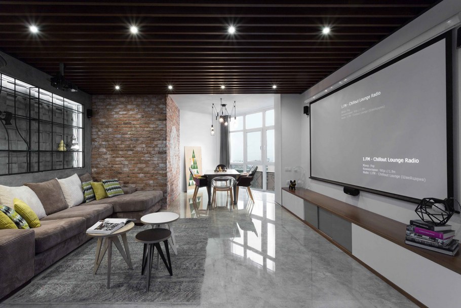 Гостиная лофт с проектором