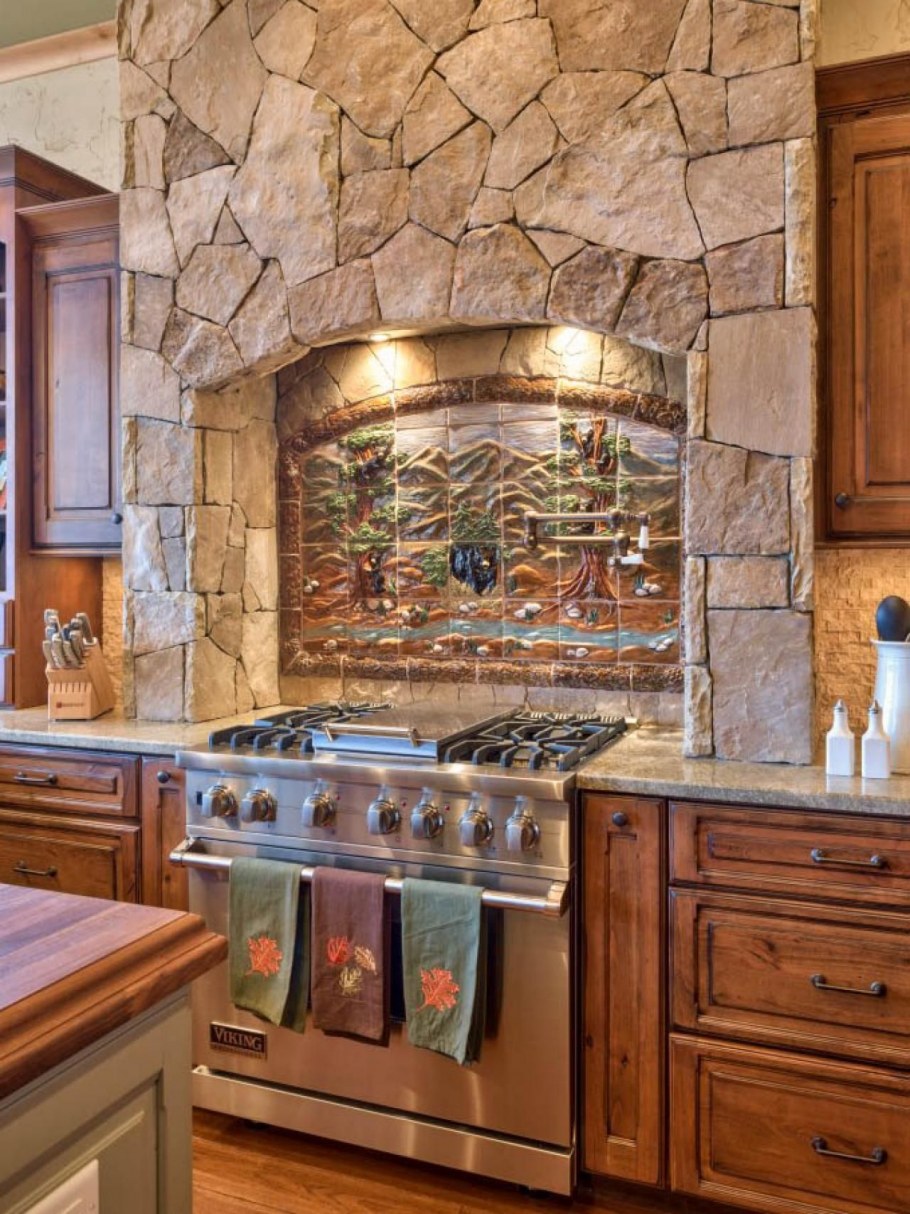 Отделка кухни камнем