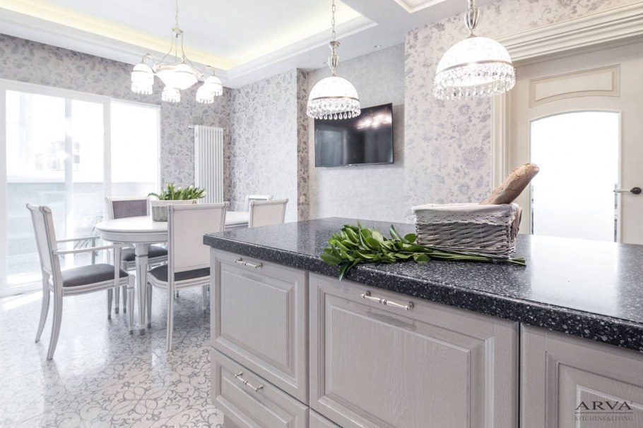 Кухня в светло серых тонах