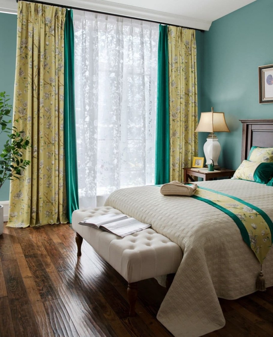 Шторы цвета малахит