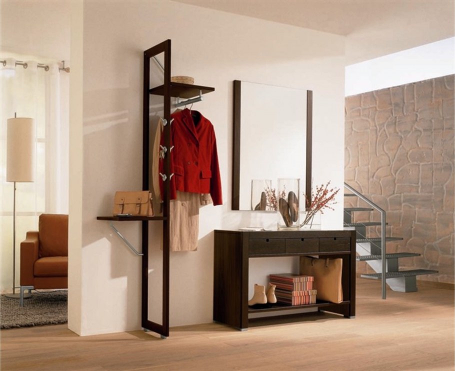 Открытая вешалка для прихожей