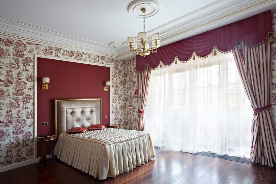 Карнизы в интерьере спальни