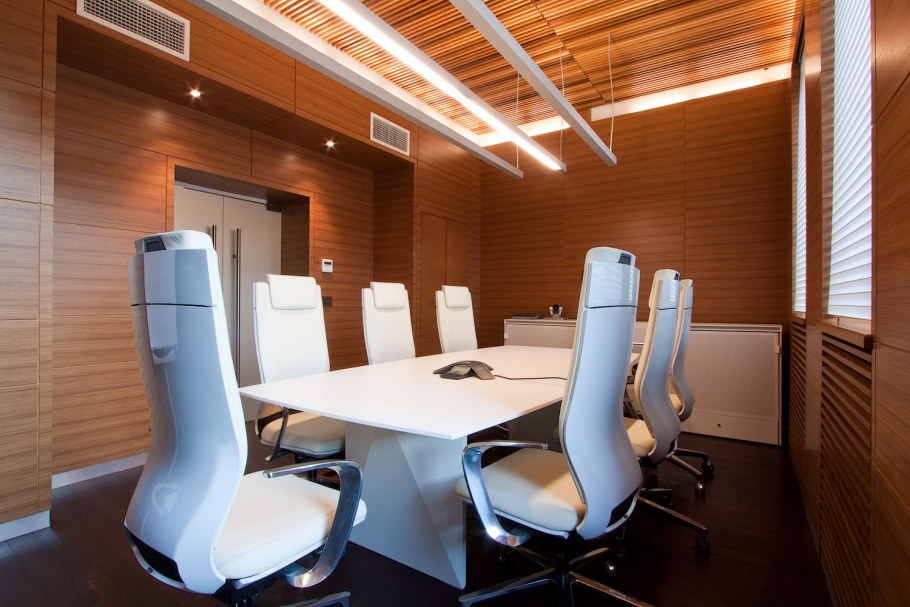 Реечный потолок в конференц зале