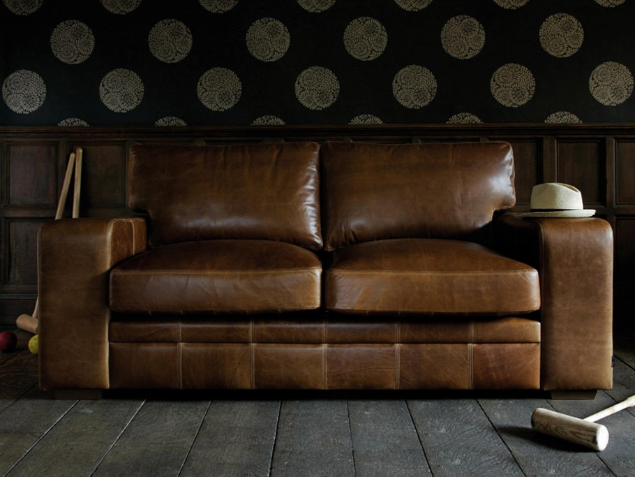 Диван в клубном стиле