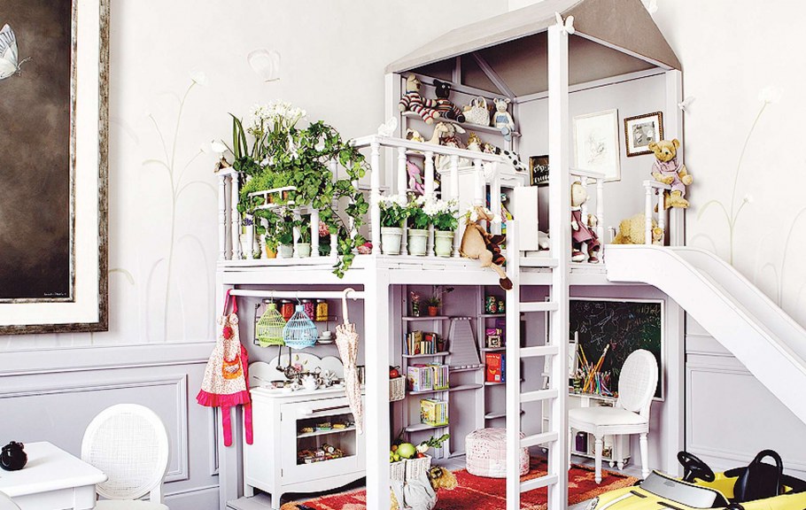 Домик в детской комнате