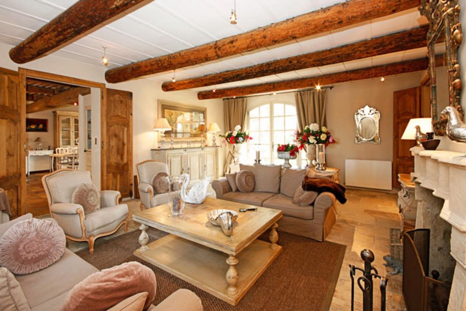 Гостиная Прованс в деревянном доме