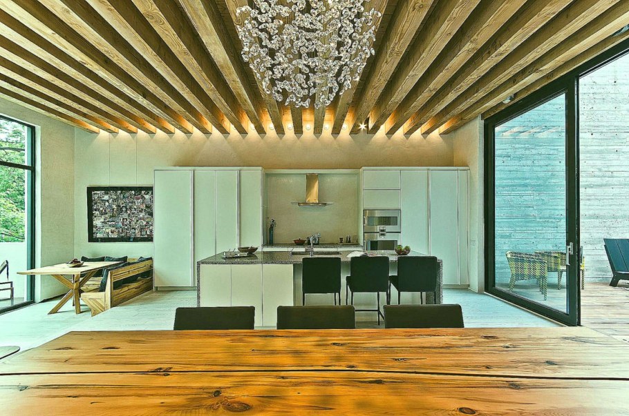 Деревянный потолок