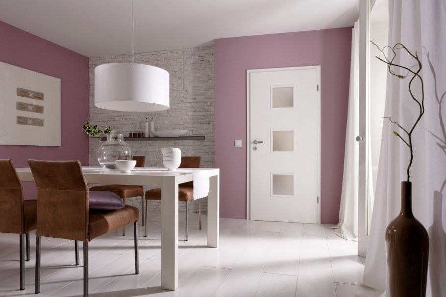 Глянцевые двери в интерьере