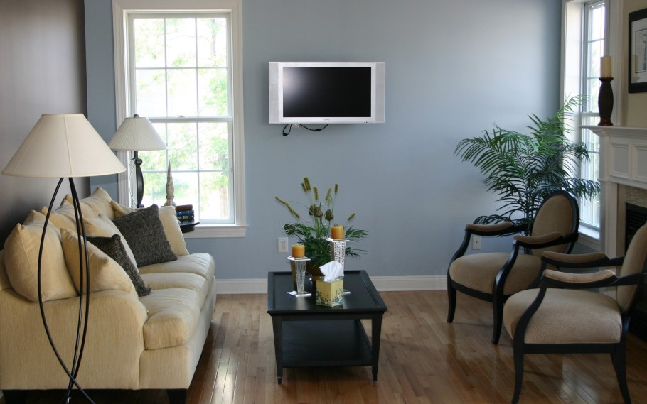 Крашеные стены в интерьере