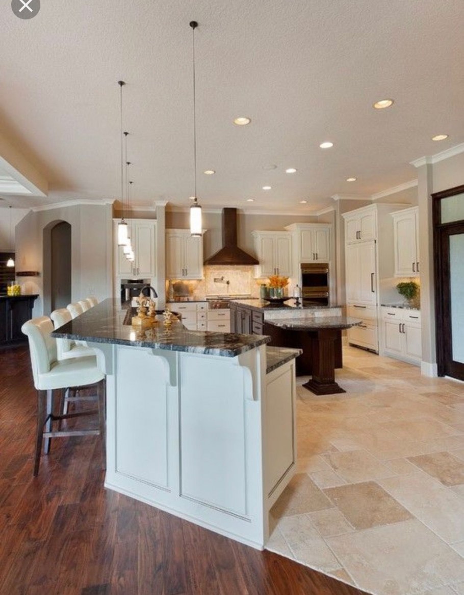 Пол в кухне гостиной