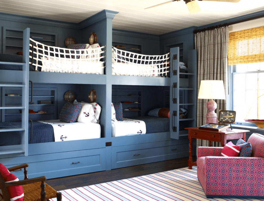 Комната с двухъярусной кроватью