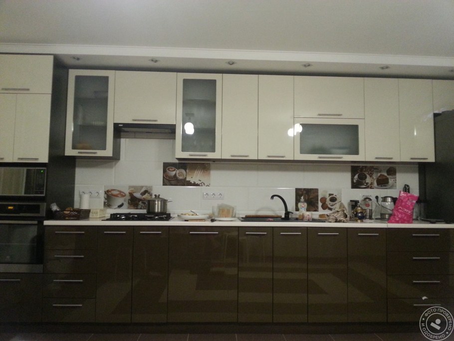 Кухня белый верх шоколадный низ