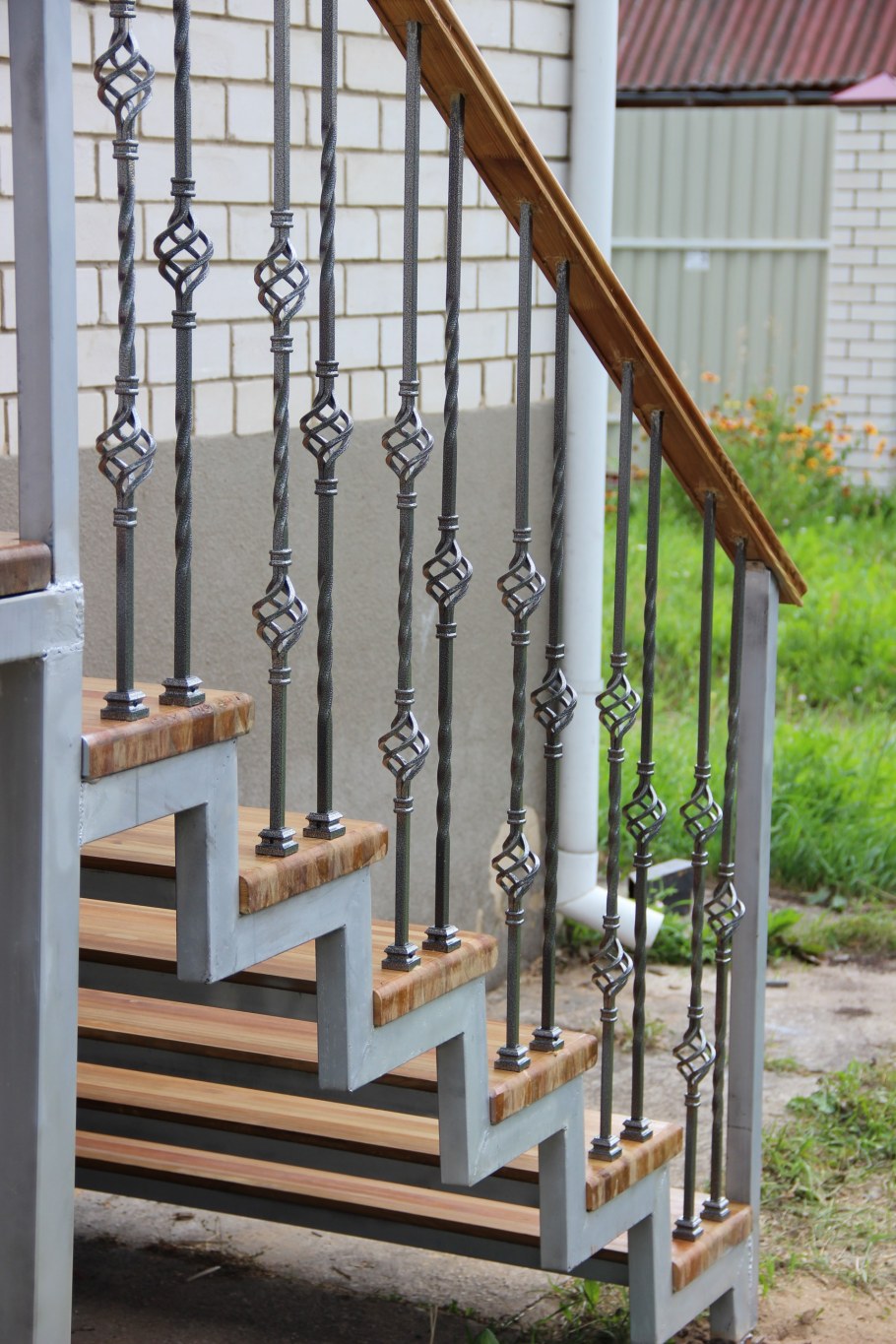 Пространство под террасой