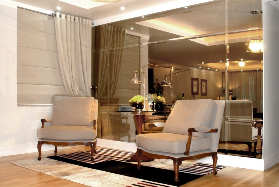 Зеркальная стена в гостиной большие зеркала