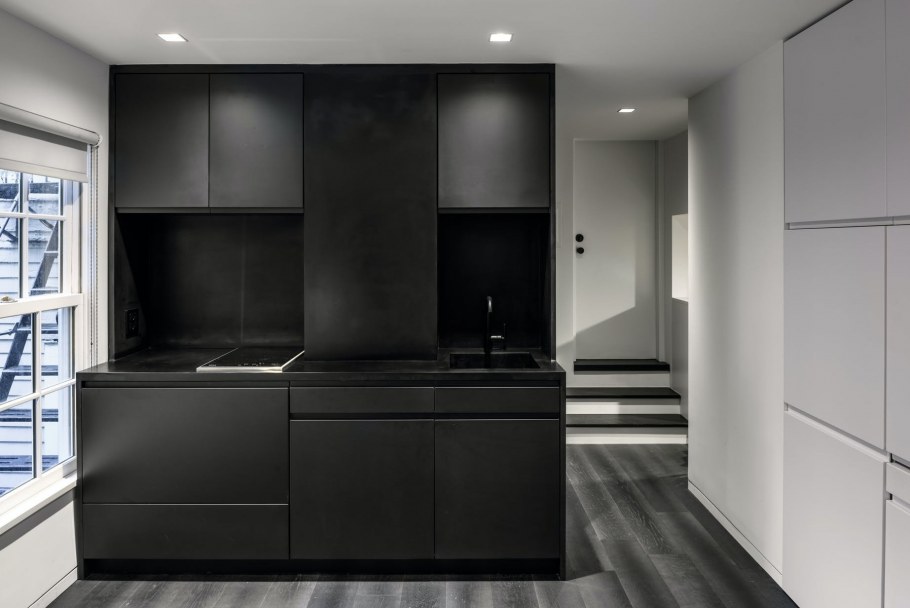 Кухня Сэведаль икеа с чёрной столешницей