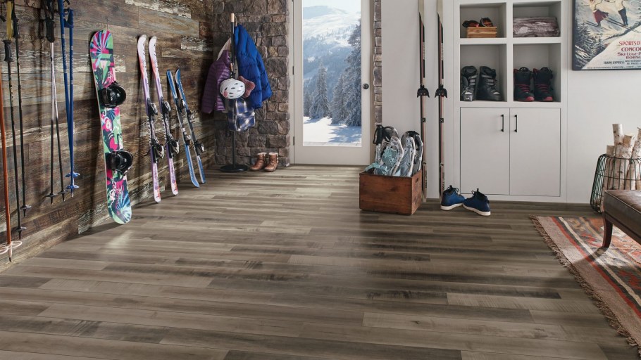 Сочетание напольных и настенных покрытий