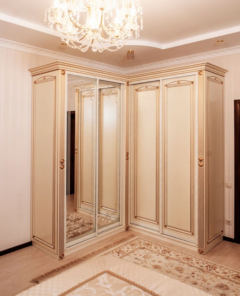 Шкаф купе классика шестидверные патина