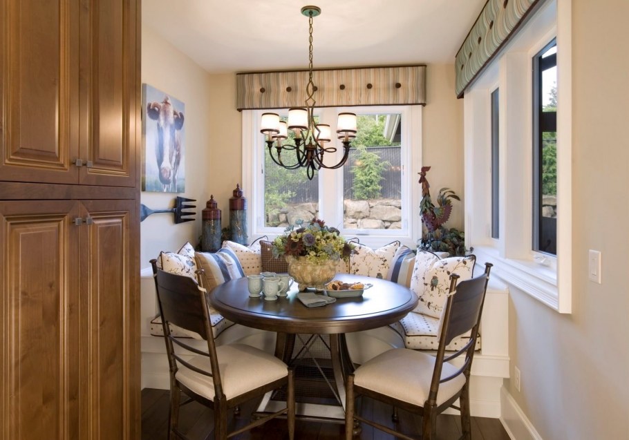 Уютная обеденная зона на кухне