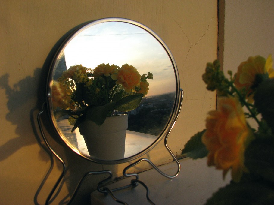 Напольное зеркало в интерьере