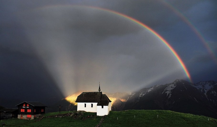 Радуга в Альпах