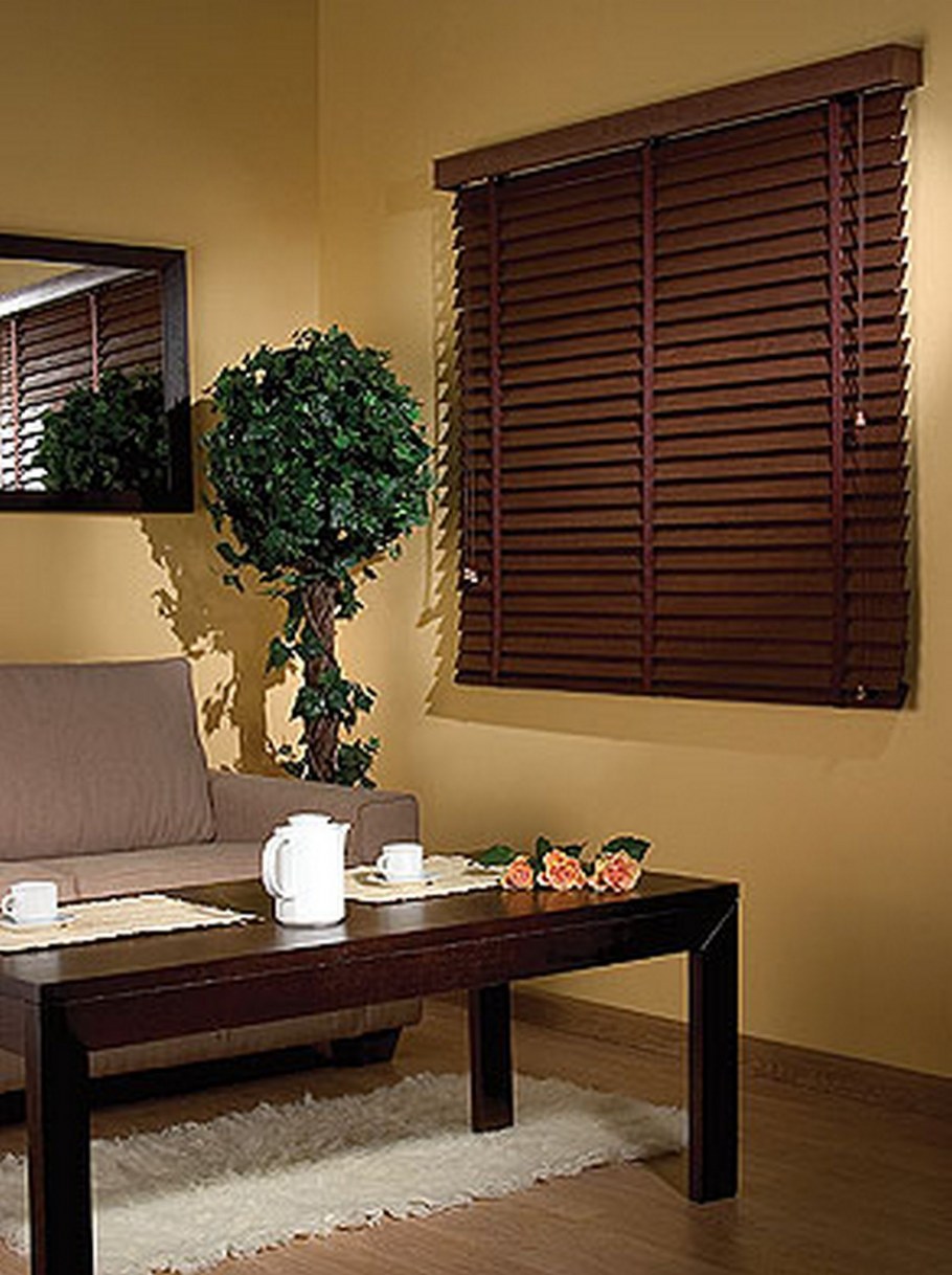 Горизонтальные жалюзи в школе