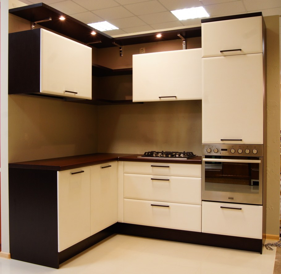 Кухня шоколадного цвета