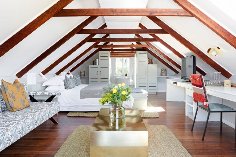 Мансардный этаж с вальмовой крышей