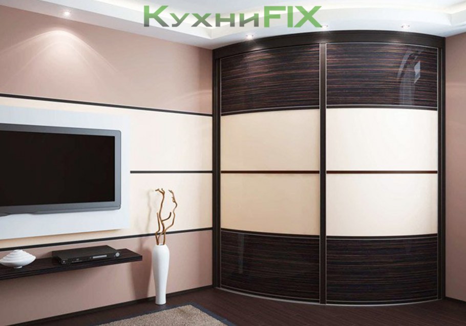 Угловой шкаф в гостиную