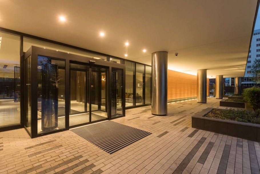 Дизайнер Ясенев