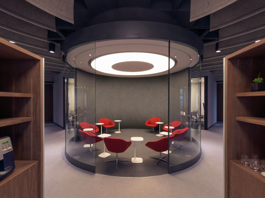 Футуристический интерьер офиса