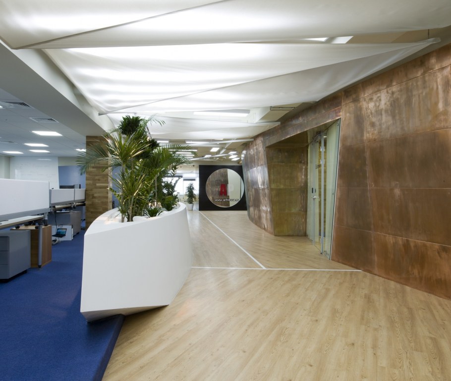Офисное здание изнутри