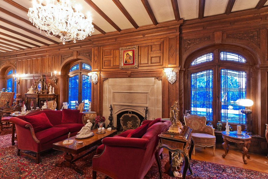 Гостиная в романском стиле