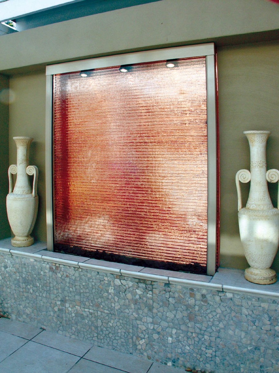 Водопад в квартиру настенный