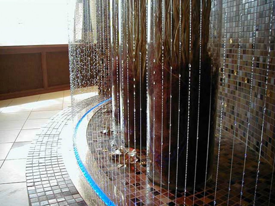 Водопад в квартиру настенный