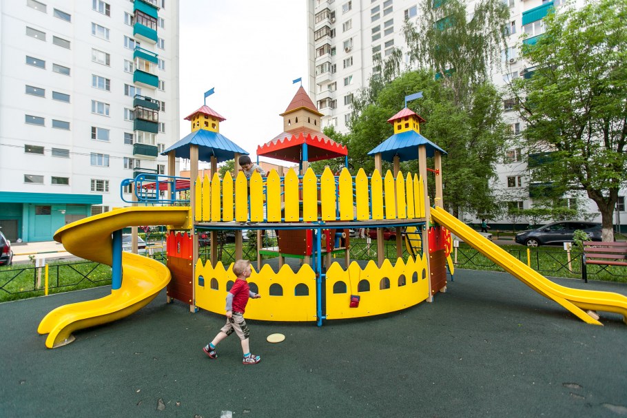 Игровая площадка во дворе