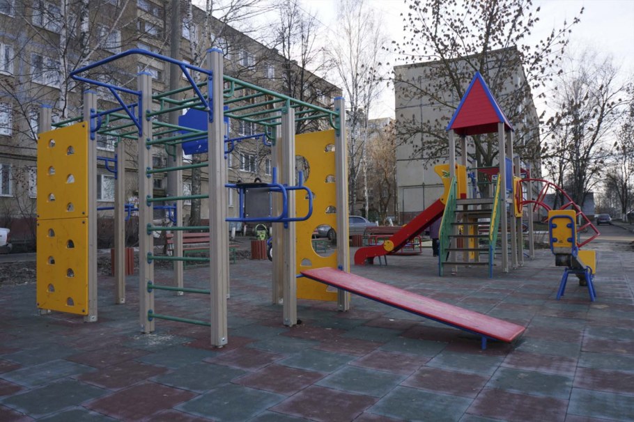 Новая детская площадка в Комсомольске на Амуре