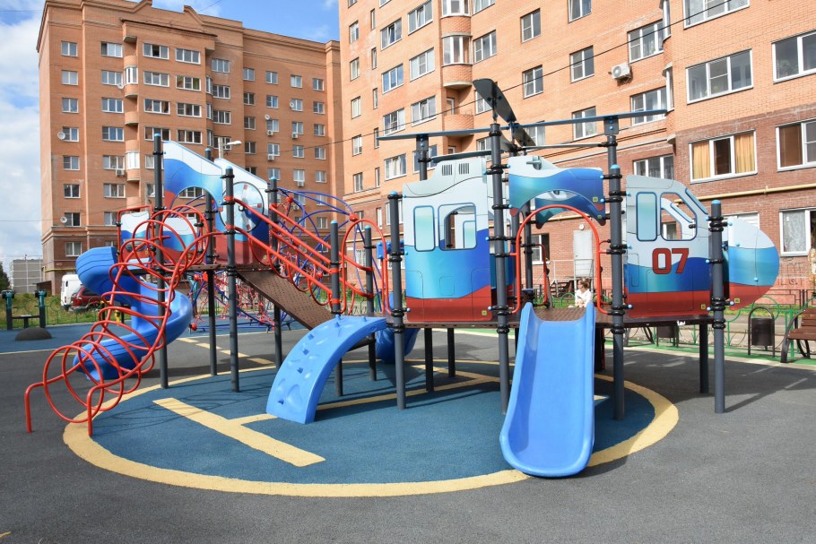 Благоустройство детской площадки во дворе