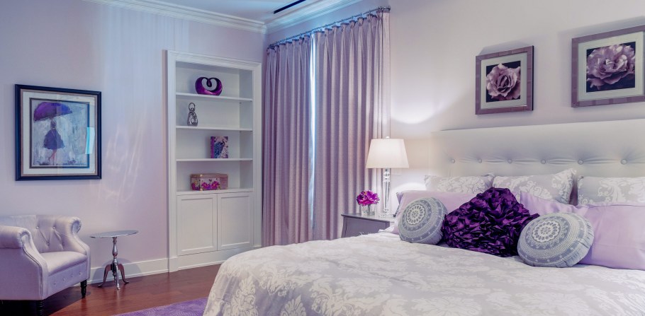 Светло сиреневый цвет стен в спальне