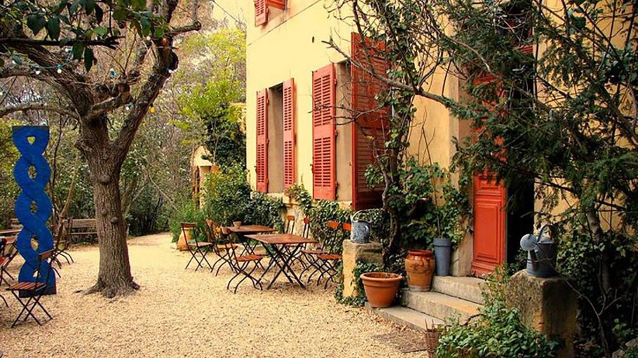 Дворик в прованском стиле