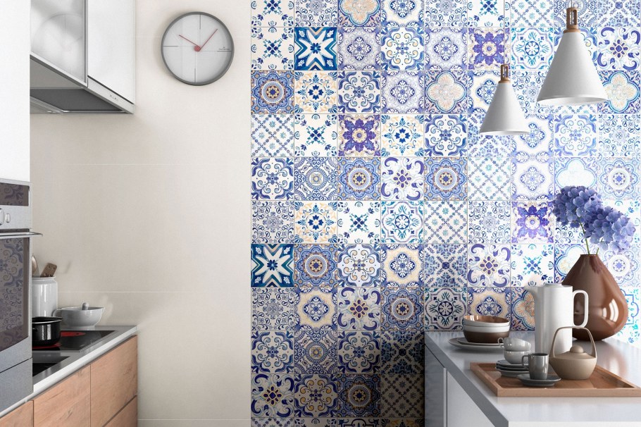 Португальская плитка азулежу на кухне