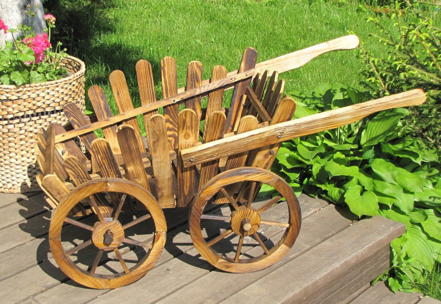 Телега декоративная для сада