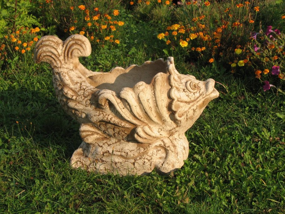 Бетонные скульптуры для сада