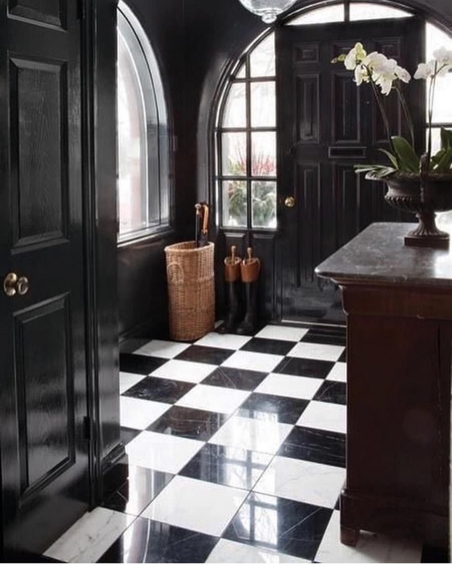 Шахматный пол в интерьере