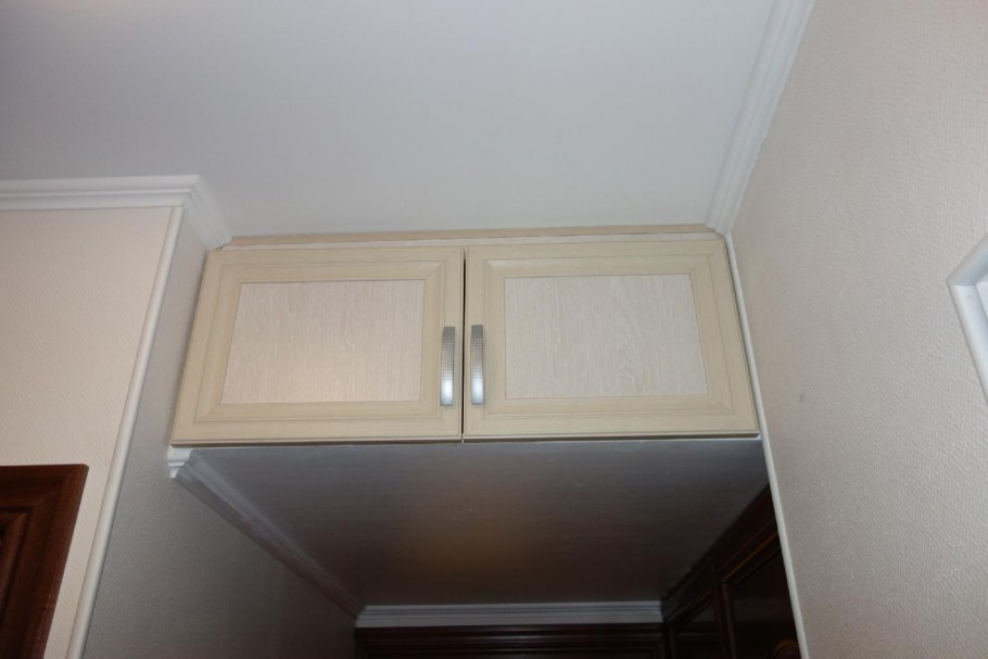 Антресоли в прихожей