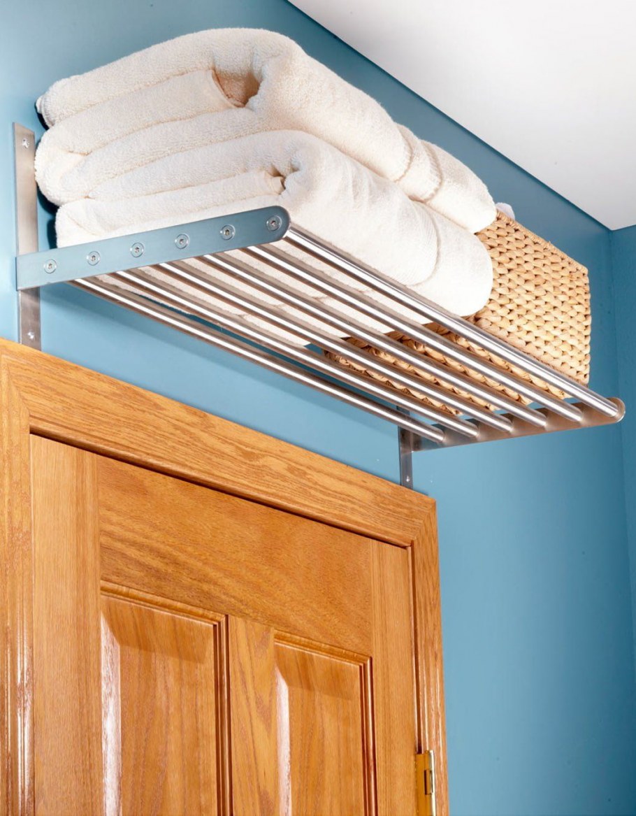 Полочка в ванную над дверью