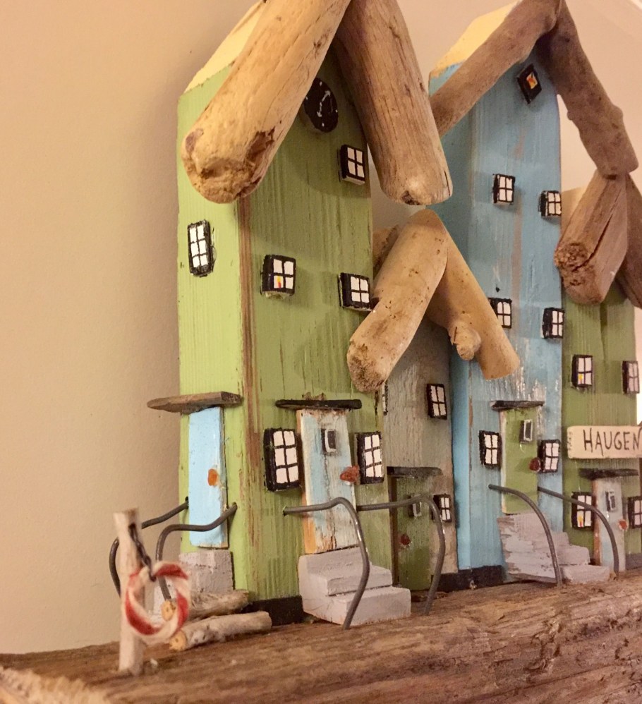 Декоративный домик для сада