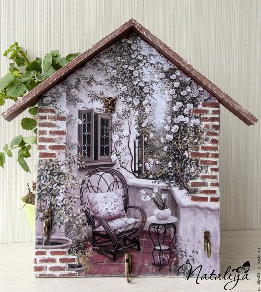 Декоративный домик для сада