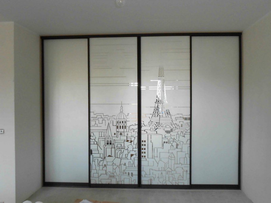 Матовое зеркало в шкафах купе