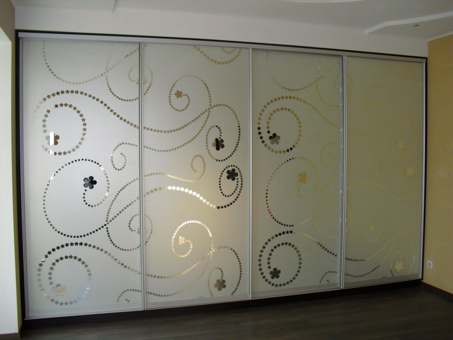 Двери шкаф-купе с пескоструем 4 двери