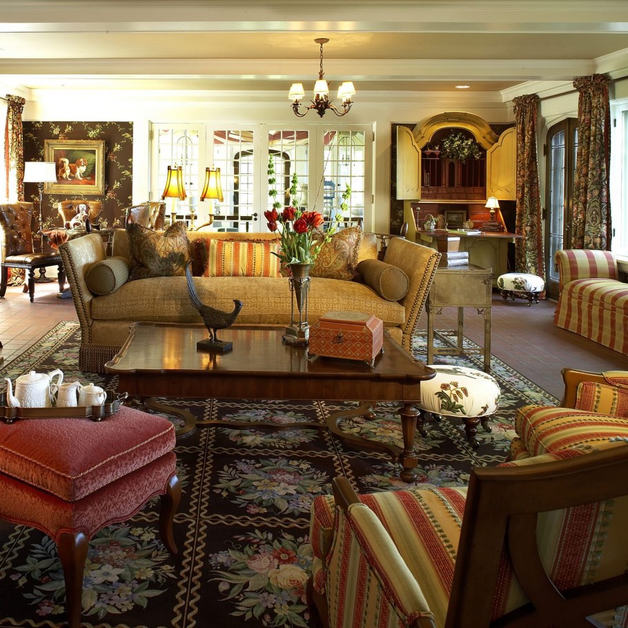 Комната в английском стиле серый